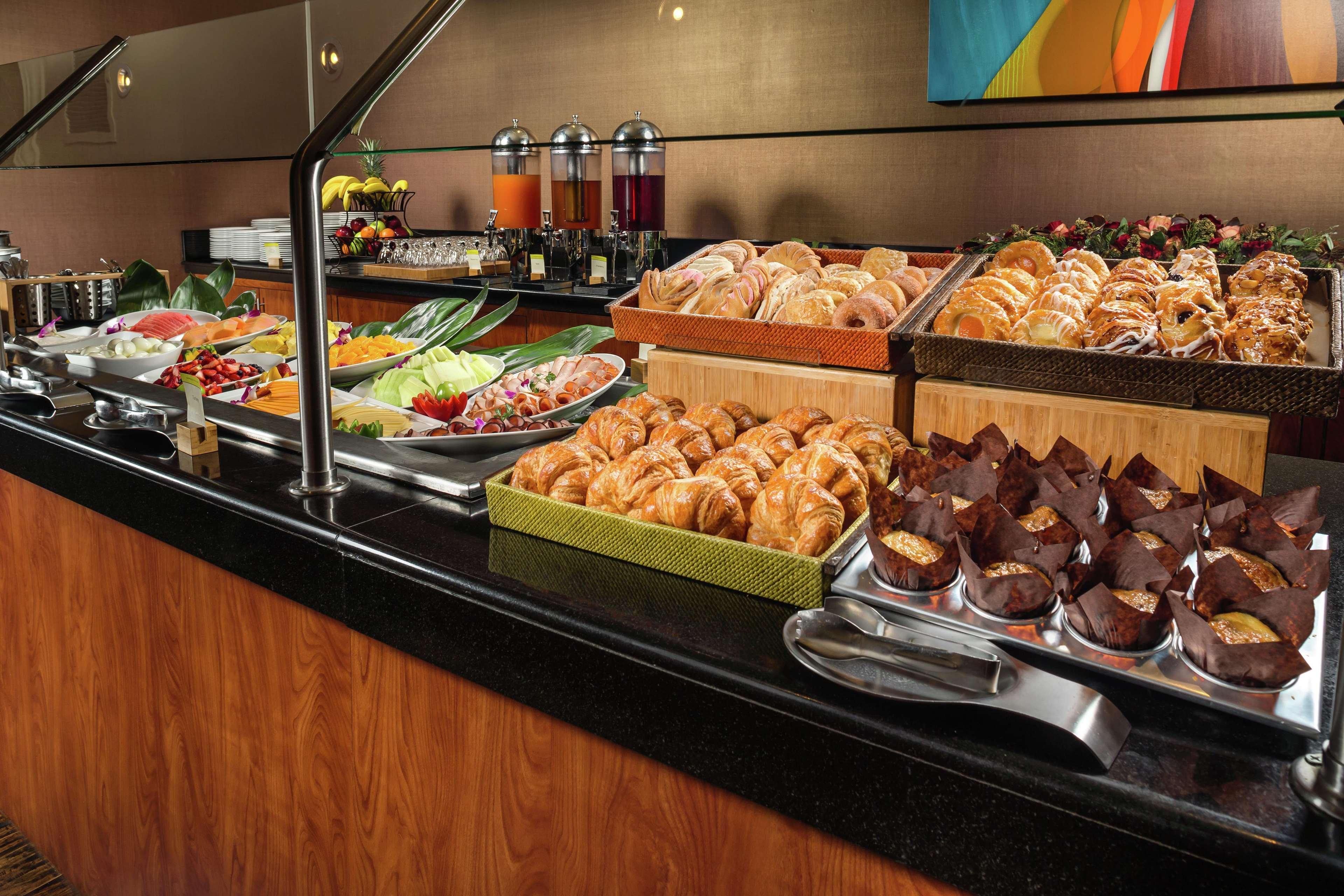 Doubletree By Hilton Carson Hotel Ngoại thất bức ảnh