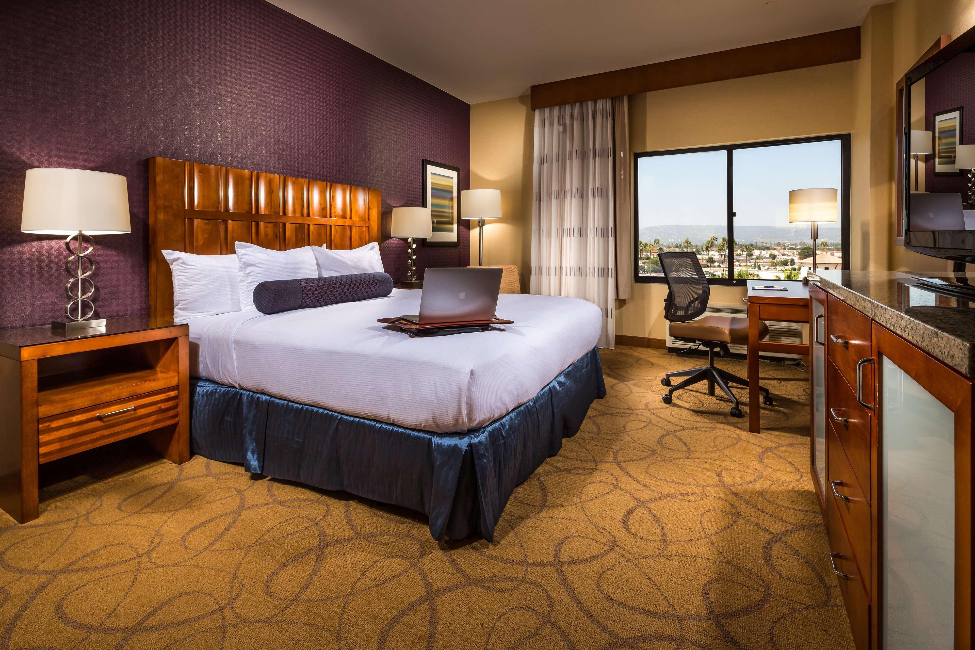 Doubletree By Hilton Carson Hotel Ngoại thất bức ảnh