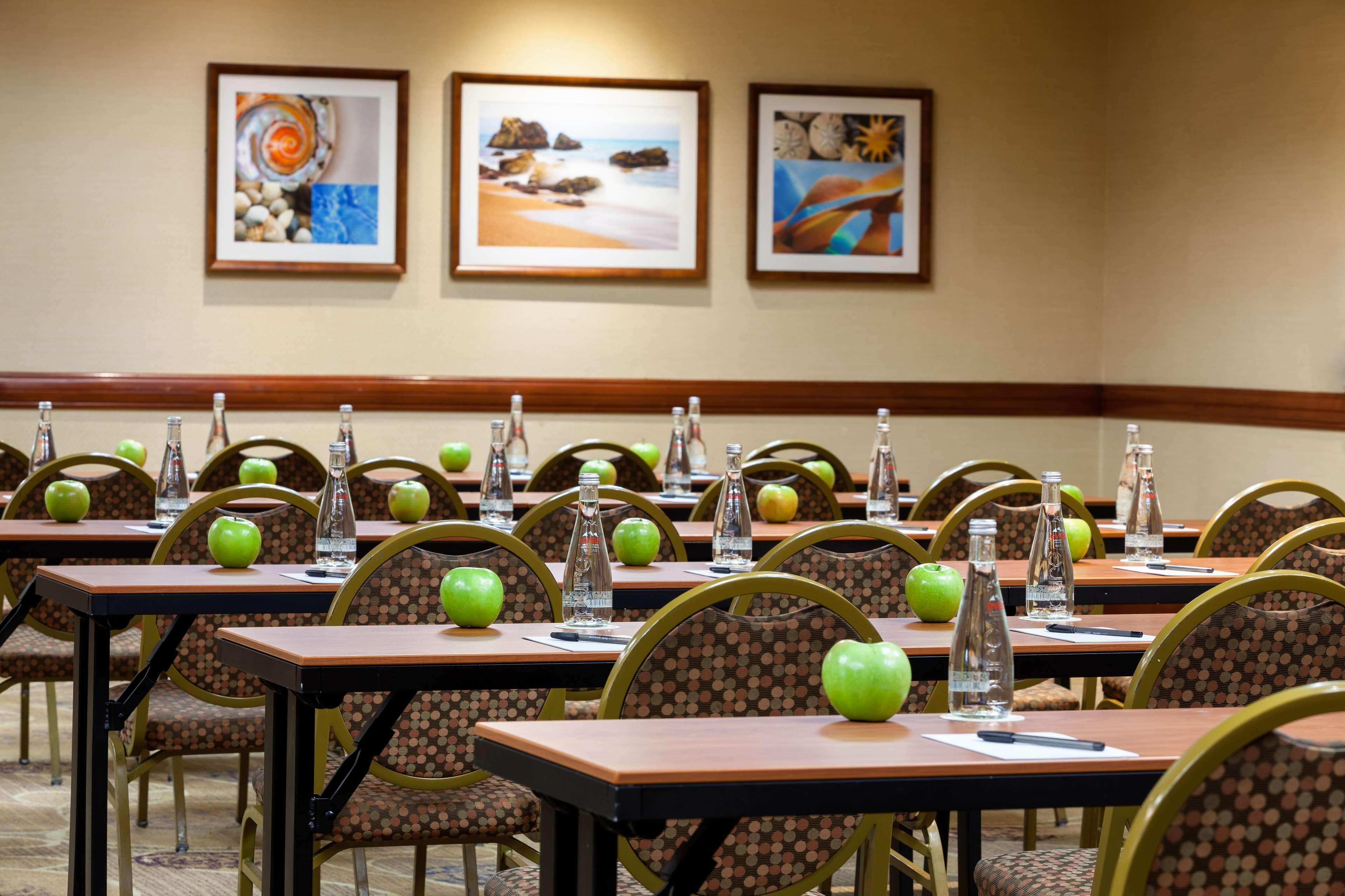 Doubletree By Hilton Carson Hotel Ngoại thất bức ảnh