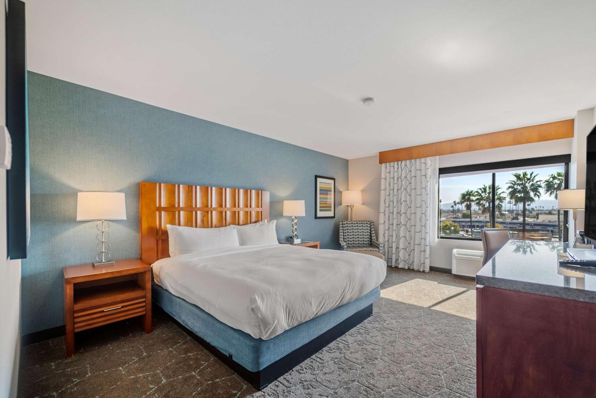 Doubletree By Hilton Carson Hotel Ngoại thất bức ảnh