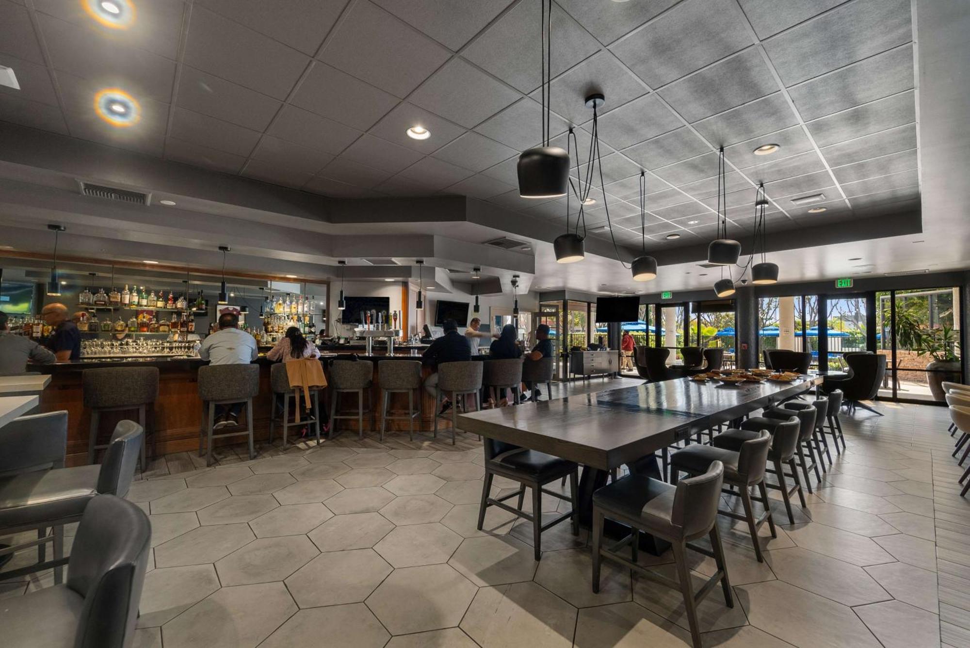 Doubletree By Hilton Carson Hotel Ngoại thất bức ảnh