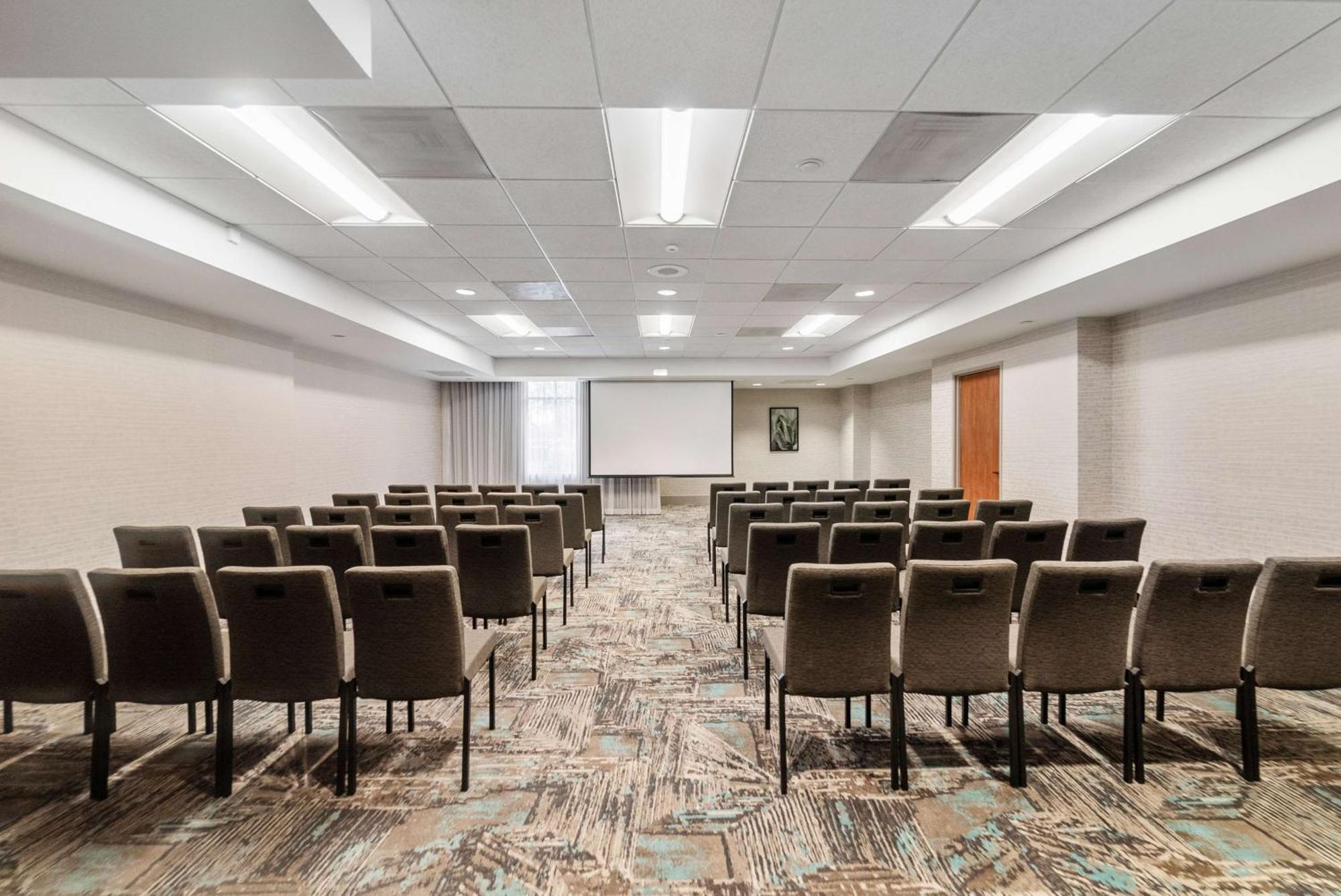 Doubletree By Hilton Carson Hotel Ngoại thất bức ảnh